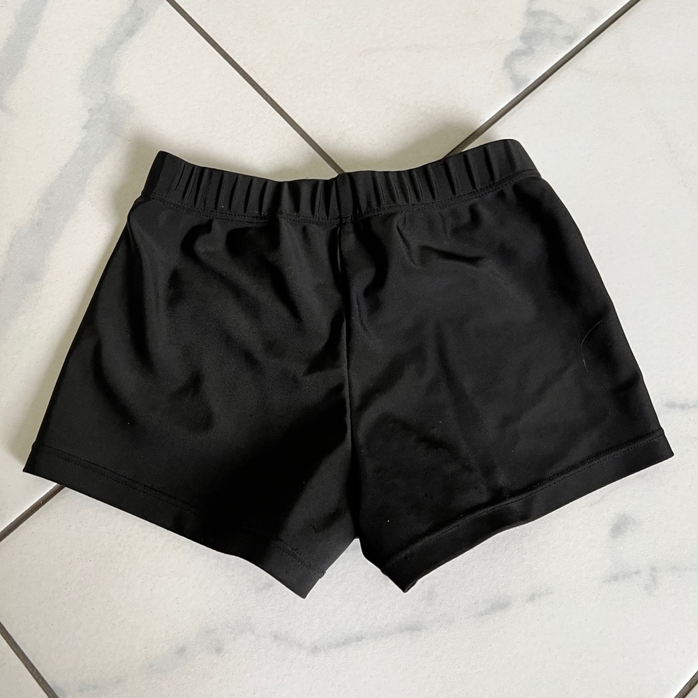 Elastic Tumbling Shorts